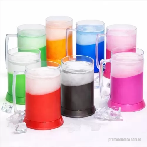 Caneca de chopp personalizada - Caneca de chopp gel congelante com capacidade de 450 ml, produzida em poliestireno, com peso aproximado de 310 gramas, altura de 13,8 cm, diâmetro da boca de 8,0 cm e base de 10 cm, desenvolvida com parede dupla contendo gel térmico interno. Esse gel