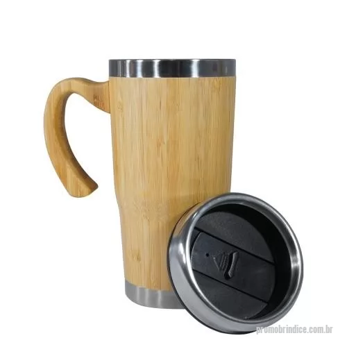 Caneca ecológica personalizada - Caneca Bambu de 500ml, pegador de bambu e parte interna em inox. Possui tampa com compartimento que pode ser aberto para beber.