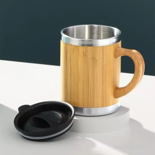 Caneca ecológica personalizada -  Caneca de bambu com capacidade de 300ml. Contém tampa plástica com bocal e trava de segurança