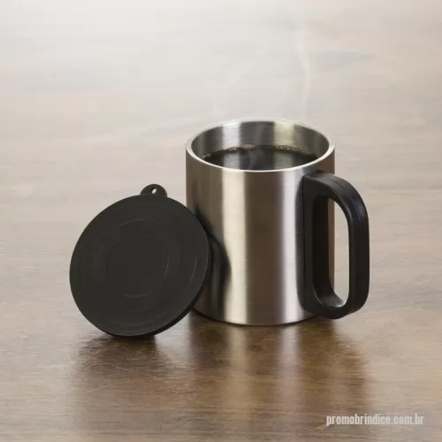 Caneca Inox personalizada - Caneca de inox com cabo e tampa em plástico resistente (não é térmica). Capacidade 180ml  Medida Altura 8,1 cm | Largura 10cm | Circunferência 21,5cm Medidas aproximadas para gravação (CxL):  7,5 cm x 6 cm Peso aproximado (g):  84