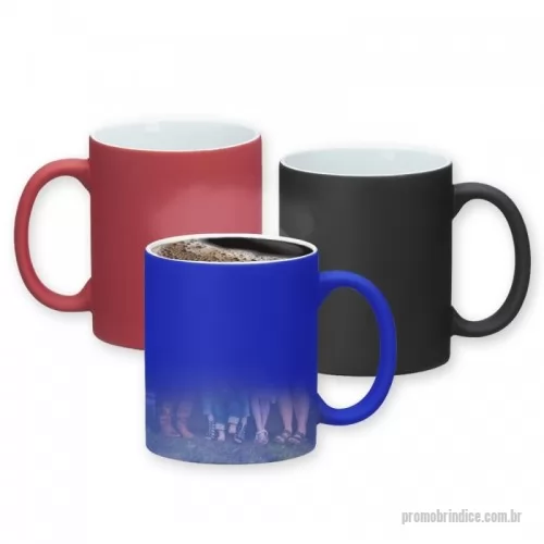 Caneca mágica personalizada - Caneca magica de 350ml, cerâmica sublimática com acabamento fosco. A caneca reage de acordo com a temperatura, quando adicionado um líquido quente ? caneca, a personalização será revelada gradativamente como mágica. MEDIDAS: Altura : 9,6 cm. Largura : 12,2 cm. Diâmetro: 7,2 cm. Peso aproximado (g): 337. GRAVAÇÃO: Sublimaçãoo 340ºC.