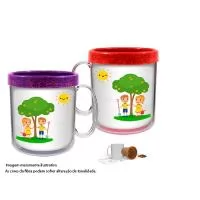 Caneca Térmica Infantil Green Colors 300ml CL  atóxica, dupla parede que conserva a temperatura, parede interna Eco disponível em 6 cores especiais que utilizam pigmentos orgânicos na fabricação. Acompanha refil de papel com impressão colorida. Acompanha  3 unidades de giz de cera para colorir.