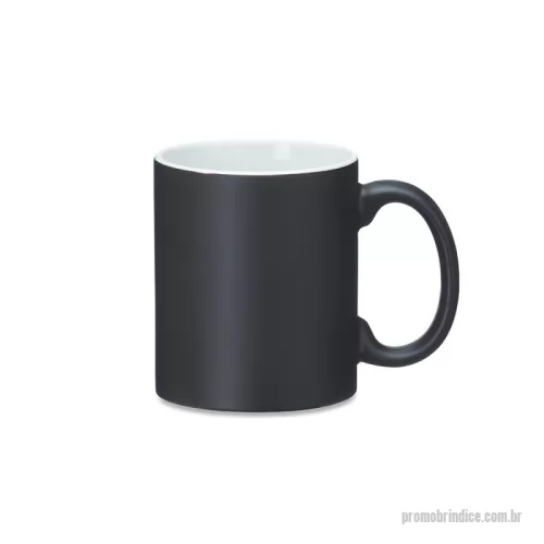 Caneca personalizada - Descubra a magia da personalização com nossa caneca mágica de 350?ml em cerâmica sublimática de alta qualidade. Com acabamento fosco elegante, ela revela sua estampa somente ao receber bebida quente, proporcionando surpresa e encanto a cada uso. Perfeita para brindes corporativos, lembranças de eventos ou presentes criativos, mantém o calor da bebida por mais tempo e garante cores vibrantes que não desbotam.  Capacidade: 350?ml  Material: Cerâmica sublimática  Acabamento: Fosco  Altura: 9,6?cm  Largura (diâmetro): 12,2?cm  Peso aproximado: 337?g