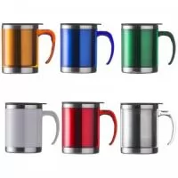 Caneca acrílica 400ml com detalhe oval no pegador, revestimento interno e detalhes em inox. Tampa plástica resistente com sistema giratório para abertura(não é térmica).