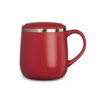 Caneca 370ml plástica com parede dupla em Inox, contém tampa plástica para vedação e base com EVA antiderrapante.