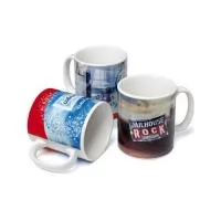 Além de serem extremamente úteis, as canecas de porcelana promocionais para brindes oferecem um excelente espaço para impressão de seu logotipo ou mensagem.