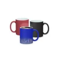 Caneca de porcelana personalizada com sua marca e de forma mágica ela aparece. Um brinde personalizado e tanto!
