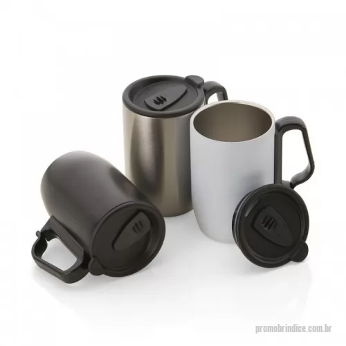 Caneca térmica personalizada - Caneca inox 380ml com parede dupla. Possui tampa plástica com trava para abertura do bocal, alça plástica estilo mosquetão e base com apoio EVA. Obs.: Conserva temperatura e disponível na cor preta.