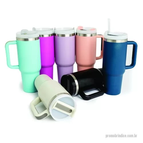 Caneca térmica personalizada - Caneca térmica com capacidade de 1,2 litros feita em inox 304 com parede dupla, contém tampa acrílica rosqueável com acesso para canudo e pegador plástico com aderência emborrachada. Acompanha canudo plástico.  Altura :  27,6 cm  Largura :  14,6 cm