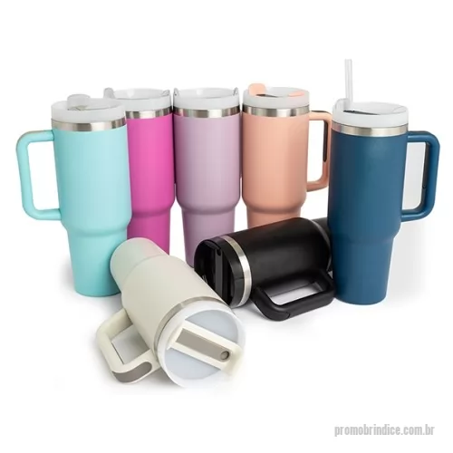Caneca térmica personalizada - Caneca térmica com capacidade de 1,2 litros feita em inox 304 com parede dupla, contém tampa acrílica rosqueável com acesso para canudo e pegador plástico com aderência emborrachada. Acompanha canudo plástico.