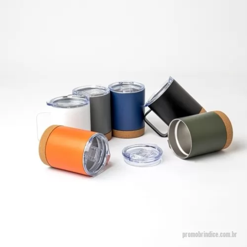Caneca térmica personalizada - Caneca Térmica de 400ml feita em inox com fundo de cortiça, tampa com bocal e trava de segurança. O item ideal para quem aprecia qualidade e design.  Altura :  12,3 cm  Largura :  8,6 cm  Circunferência :  27,7 cm