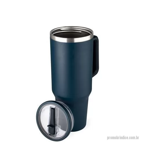 Caneca térmica personalizada - Descrição: A caneca térmica perfeita para quem busca praticidade e qualidade em um só produto. Com capacidade de 1,2 litros, ela é fabricada em inox 304 com parede dupla, garantindo que a bebida permaneça na temperatura ideal por muito mais tempo. Sua tampa acrílica rosqueável com bico flexível integrado proporciona facilidade no uso com o canudo, enquanto o pegador plástico oferece segurança no manuseio. Acompanha um canudo prático para completar a experiência. Um item indispensável para o dia a dia que une funcionalidade e design moderno.  Largura :  15 cm  Circunferência :  30,9 cm  Comprimento :  26,9 cm