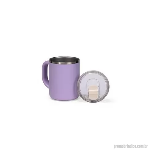 Caneca térmica personalizada - Caneca de parede dupla, com interior em inox 304 e revestimento externo e alça em plástico polipropileno PP . Com capacidade máxima de 450 ml, possui tampa de pressão em AS com protetor deslizante para o bocal em PP. Altura : 11,8 cm Largura : 12,1 c