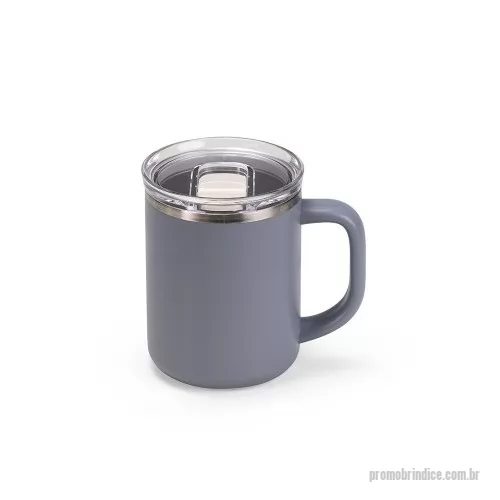 Caneca térmica personalizada - Caneca de parede dupla, com interior em inox 304 e revestimento externo e alça em plástico polipropileno (PP). Com capacidade máxima de 450ml, possui tampa de pressão em AS com protetor deslizante para o bocal em PP.  Altura: 11,8 cm Largura: 12,1 cm Medidas aproximadas para gravação: (CxL): 8 cm x 7 cm