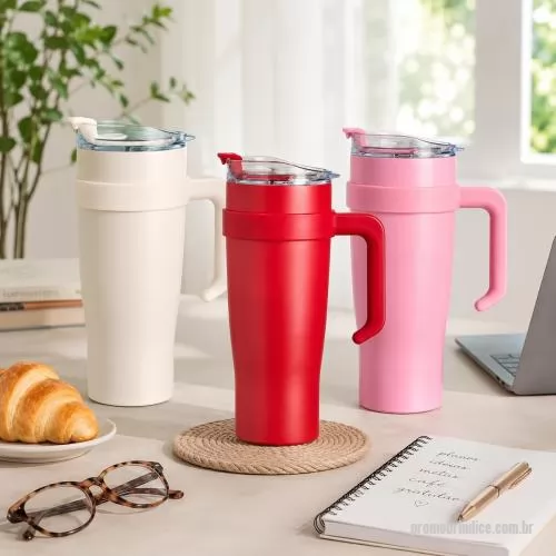 Caneca térmica personalizada - Com capacidade de 1,2 litros e estrutura em inox 304 com parede dupla, esta caneca térmica foi pensada para acompanhar rotinas intensas com mais conforto e autonomia. A tampa acrílica rosqueável traz acesso para canudo, bocal prático e trava de segur