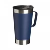 Caneca térmica de inox com capacidade para 500ml. Acompanha uma tampa de plástico e um abridor de garrafas. O abridor fica preso em um encaixe existente na tampa, porém é removível.
