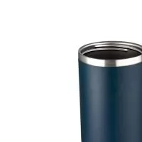A caneca térmica perfeita para quem busca praticidade e qualidade em um só produto. Com capacidade de 1,2 litros, ela é fabricada em inox 304 com parede dupla, garantindo que a bebida permaneça na temperatura ideal por muito mais tempo. Sua tampa acrílica rosqueável com bico flexível integrado proporciona facilidade no uso com o canudo, enquanto o pegador plástico oferece segurança no manuseio. Acompanha um canudo prático para completar a experiência. Um item indispensável para o dia a dia que une funcionalidade e design moderno.