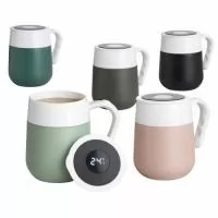 Caneca térmica 500ml em inox com display LED e termômetro digital na tampa para indicar a temperatura do líquido. Gravação da logomarca em 1 cor já inclusa.