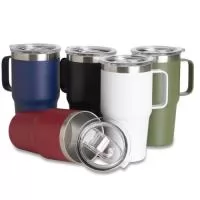 Descrição: Caneca térmica de Inox com capacidade para 700ml. Acompanha uma tampa de plástico transparente .  Altura :  17,5cm  Largura :  11,5cm  Circunferência :  28,3cm