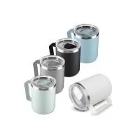 Caneca em plástico PP com interior em inox e capacidade para até 450ml. Possui tampa transparente com anel de vedação e trava de segurança para o bocal. Altura : 11,4 cm Largura : 11,7 cm Circunferência : 27,5 cm Peso aproximado g : 165