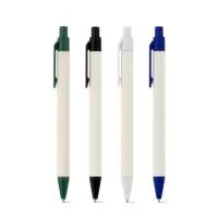 Caneta esferográfica produzida através de pacotes de leite reciclados, contribuindo para o reaproveitamento do cartão e alumínio. Corpo em cartão e componentes coloridos em ABS 100% reciclado. Escrita em azul até 1,5 km. ø10 x 139 mm