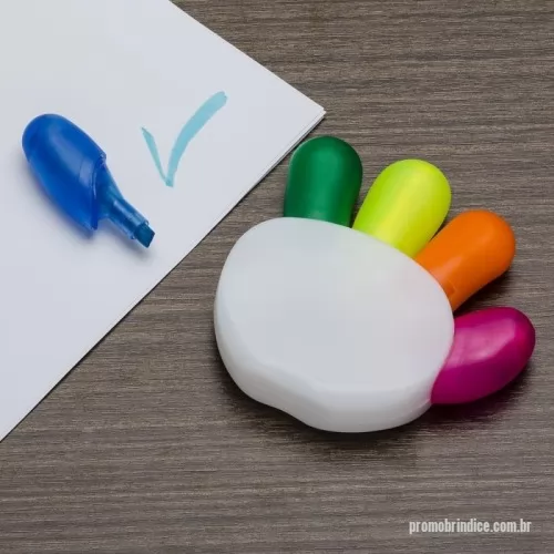 Caneta marca texto personalizada -  Marca texto branco plástico em formato de mão.