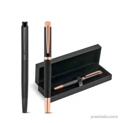 Caneta metálica personalizada - Caneta Roller em metal com suave relevo no corpo. Fornecido em estojo presente almofadado. Escrita preta. 