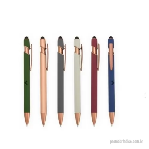 Caneta metálica personalizada - A Caneta Metal Touch é um brinde corporativo personalizado que combina elegância, praticidade e tecnologia. Produzida em metal com pintura de acabamento emborrachada, oferece toque agradável e visual sofisticado, ideal para ações promocionais, eventos, feiras e presentes empresariais.  Possui acionamento por clique, carga esferográfica azul de 1,0 mm para uma escrita suave e confortável, além de ponteira touch emborrachada que permite o uso em smartphones, tablets e outros dispositivos com telas sensíveis ao toque.  Uma excelente opção de brinde personalizado para fortalecer a presença da sua marca com um produto útil e valorizado no dia a dia.