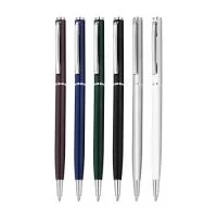 Caneta esferográfica metálica com acabamento sofisticado e detalhe brilhoso, proporcionando elegância e excelente apresentação para ações promocionais e brindes corporativos. Possui escrita azul suave e corpo em metal resistente, ideal para uso diário em ambientes profissionais, eventos e reuniões.  Seu design moderno e executivo transforma esta caneta personalizada em um brinde de alta circulação e ótima percepção de valor para empresas e campanhas promocionais.  Material: Metal resistente com carga esferográfica azul.