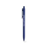 Caneta ABS Personalizada. VERIFICAR DISPONIBILIDADE DE COR  Apresentamos a Caneta Personalizada, um brinde sofisticado e funcional projetado especialmente para o público de brindes corporativos. Essa caneta é a escolha perfeita para promover sua marca com elegância e deixar uma impressão duradoura.  Com um design elegante e acabamento de alta qualidade, a Caneta Personalizada é ideal para uso diário no escritório, reuniões de negócios ou até mesmo em momentos de assinatura de documentos importantes. Seu corpo possui um acabamento suave e confortável ao toque, transmitindo uma imagem de profissionalismo e atenção aos detalhes.  A personalização é o grande destaque dessa caneta. Você tem a opção de adicionar o logotipo da sua empresa, nome da marca, ou qualquer outra arte relevante que represente sua identidade corporativa. Essa personalização garante que cada vez que a caneta for usada, sua marca será lembrada, aumentando a visibilidade e o reconhecimento da sua empresa.  Além disso, a 