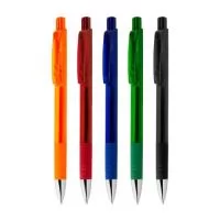 Caneta plástica com grip esferográfica retrátil escrita em azul.
