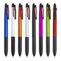Caneta em plástico ABS com três cargas esferográficas de 0,7mm nas cores azul, vermelha e preta. Possui área de empunhadura com textura ergonômica e topo em material emborrachado para uso em dispositivos com tela sensível ao toque.  Altura :  14,7 cm  Largura :  1,4 cm