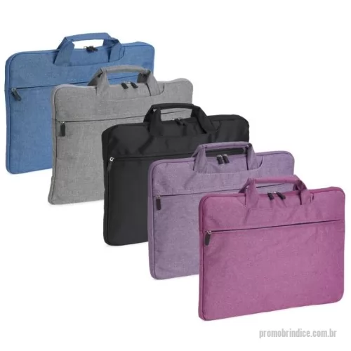 Capa para notebook personalizada - Pasta para notebook 15’6 em poliéster resistente à água com dois compartimentos, sendo o principal para notebook e o outro frontal. Contém interior forrado e almofadado e engate para malas de viagem.  Altura :  30,8 cm  Profundidade :  5 cm  Comprimento :  41,5 cm  Medidas aproximadas para gravação (CxL):  19 cm x 37 cm  Peso aproximado (g):  394