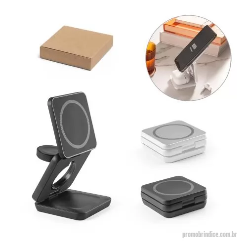 Carregador de bateria personalizado - Carregador magnético wireless super rápido dobrável em ABS 100% reciclado, permite carregar três dispositivos simultaneamente: celular 15W, fones de ouvido 5W e smartwatch 2,5W, com tecnologia de carregamento sem fios. Incluso um grip magnético extra