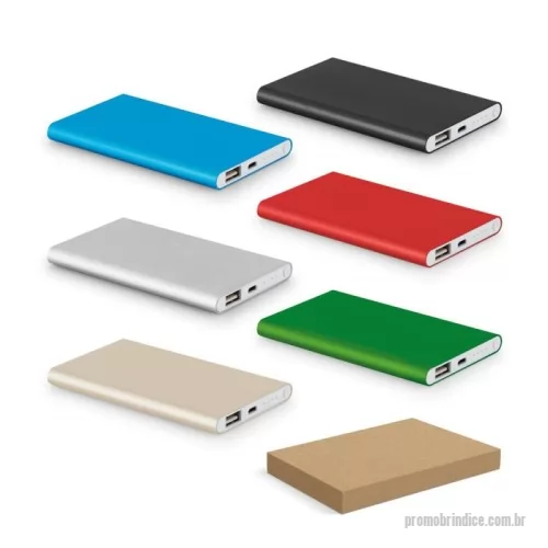 Carregador de celular personalizado - Bateria portátil slim em alumínio 100% reciclado. Bateria de lítio com capacidade de 4.000 mAh, tempo de vida ? 500 ciclos e com saída USB-A. Incluso cabo USB para carregar a bateria. Fornecida em caixa presente de papel kraft reciclado. Cor 105 fornecida em caixa presente com janela 110 x 68 x 10 mm