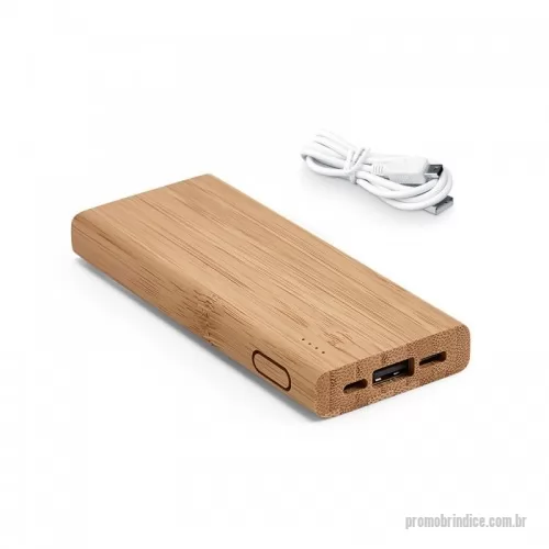 Carregador portátil USB personalizado - Precisa escolher um brinde para seu Parceiro, Cliente ou Funcionário que seja extremamente útil, sofisticado, moderno e tenha um ótimo espaço para estampar sua logomarca associando-se a Causas Ambientais, tecnologia e futuro?  O Power Bank Ecológico de Bambu com capacidade de 5.000 mAh é a opção perfeita para o sucesso da sua campanha!  * Bateria portátil Ecológico. * Super sofisticado Feito em Bambu com Bateria de lítio. * Capacidade de 5.000 mAh. * Tempo de vida ? 500 ciclos. * Potência de carregamento: 5W. Entrada 5V/2A * Saída 5V/1-2A. Indicador de carga. * 1 porta micro USB * 1 porta USB tipo C * 1 porta USB. * 1 Cabo USB/micro USB para carregar a bateria. * Fornecido em caixa. 120 x 51 x 15 mm.  Celular descarregado é algo que incomoda demais, principalmente se você precisa estar sempre conectado, usa muito o WhatsApp, acessa as redes sociais com frequência e vive tirando fotos para registrar seus principais momentos. Para evitar esse problema, o Power Bank representa uma solução