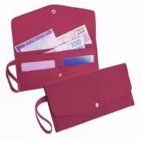 Carteira Feminina – CAR18 pode ser confeccionada em couro ou sintético nobre diversas opções de materiais e cores (modelo da foto principal foi produzido no sintético Prada vinho). Compartimento para cartões, dinheiro e documentos. Fechamento por dois botões de pressão níquel. Personalização com gravação em baixo relevo ou silkscreen 1 cor.