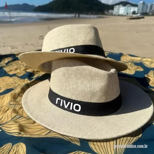 Chapéu Australiano personalizado - Flex, juta ou lona. Chapéu australiano em três materiais, personalizado com a sua marca. Para eventos ao ar livre, agro, turismo e ações de verão. Pedido mínimo: 100 peças. Atendimento direto, arte criada pelo nosso estúdio sem custo no pedido fechado e envio para todo o Brasil. Prazo a partir de 15 dias úteis após a aprovação da arte e o pagamento.