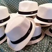 CHAPEU EM PALHA DE ARROZ SUSTENTAVEL COM FAIXA PERSONALIZADA.FABRICAÇÂO PROPRIA>