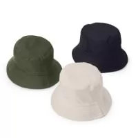 Chapéu bucket unissex dupla face é um acessório de moda versátil feito em poliéster, que pode ser usado de ambos os lados, proporcionando um estilo diferente em cada uso. É adequado para uso em várias ocasiões e oferece proteção contra o sol e a chuva.