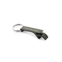 Chaveiro Abridor de garrafas Personalizado . Brinde para empresas: Chaveiro multifuncional em alumínio com abridor de garrafas, é um brinde prático e durável, perfeito para a sua gama de brindes corporativos. Com dimensões de 11 x 60 x 15 mm, este brinde combina utilidade e estilo, tornando-se um presente empresarial ideal que seus colaboradores e clientes vão valorizar e usar no dia a dia