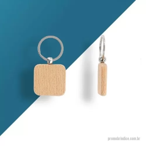 Chaveiro de MDF personalizado - **Sobre o Produto**  O **Chaveiro de Madeira Quadrado Personalizado com Impressão UV** é um brinde elegante e sustentável, ideal para empresas, eventos, feiras e ações promocionais.  Produzido em madeira de alta qualidade, possui formato quadrado e argola metálica, unindo resistência, praticidade e um visual diferenciado.  **Destaques do Produto**  * Material em madeira resistente * Formato quadrado moderno * Argola metálica * Personalização com impressão UV de alta definição * Excelente opção para brindes corporativos  **Personalização**  Personalize com logotipo, nome ou arte exclusiva através de **impressão UV**, garantindo cores vibrantes, ótima definição e acabamento de qualidade.  **Prazo de Produção**  A produção é iniciada somente após a aprovação final do layout pelo cliente.