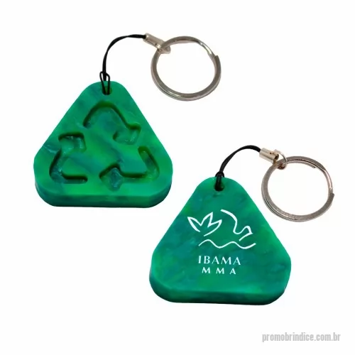 Chaveiro ecológico personalizado - Green Plasticaria, fabricado 100% com plástico reciclado, produto inovador e eco sustentável, medindo 4,9x4,5cm, a escolha ideal para o meio ambiente e para adequação às estratégias corporativas de ESG.
