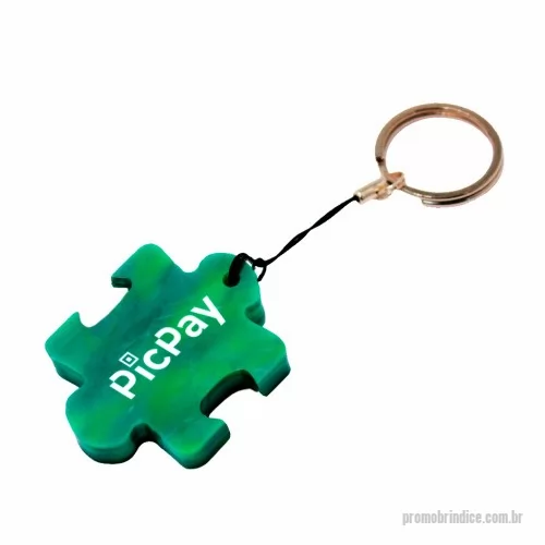 Chaveiro ecológico personalizado - Green Plasticaria, fabricado 100% com plástico reciclado, produto inovador e eco sustentável, medindo 5,0x3,9cm, a escolha ideal para o meio ambiente e para adequação às estratégias corporativas de ESG.