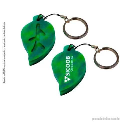Chaveiro ecológico personalizado - Green Plasticaria, fabricado 100% com plástico reciclado, produto inovador e eco sustentável, medindo 5,8x5,3cm, a escolha ideal para o meio ambiente e para adequação às estratégias corporativas de ESG.