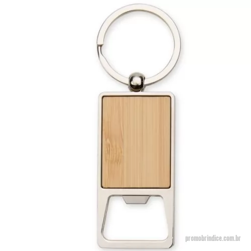 Chaveiro metálico personalizado - Este chaveiro de metal no formato retangular possui a prática função de abridor de garrafa, unindo versatilidade e elegância. A frente, com detalhe em bambu, acrescenta um toque natural ao design, enquanto o verso liso complementa o acabamento moderno. Ele é ideal para organizar as chaves no dia a dia. Além disso, é uma excelente escolha como brinde corporativo, ajudando a reforçar a identidade da marca e a fidelizar clientes e colaboradores.