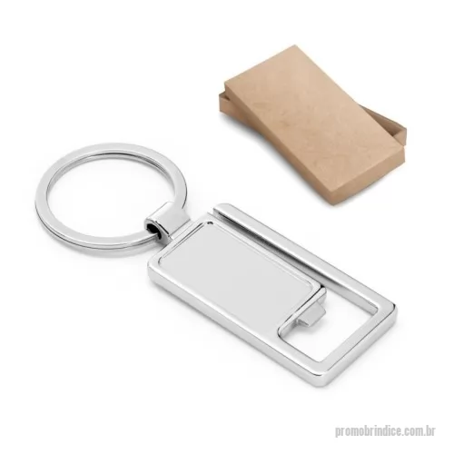 Chaveiro metálico personalizado - Chaveiro em metal com abridor de garrafas. Fornecido em caixa presente de papel kraft reciclado. 29 x 52 x 4 mm