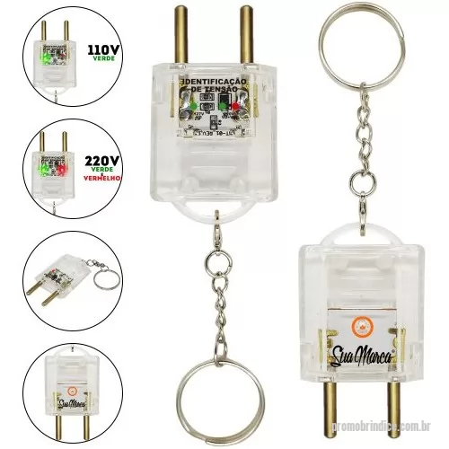 Chaveiro personalizado - Chaveiros personalizados com formato de tomada, confeccionados em plástico policarbonato transparente e correntinha com argola de metal. Possui identificador de tensão 