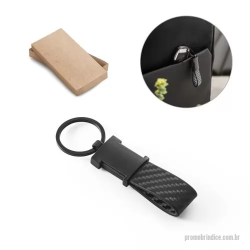 Chaveiro personalizado - Chaveiro Personalizado 95086 com sua logomarca. 20 anos ajudando a cotar Brindes Promocionais com várias empresas num único clique. Chaveiro em c. sintético com textura em fibra de carbono e metal. Fornecido em caixa presente de papel kraft reciclado. 35 x 100 x 10 mmChaveiro em c. sintético com textura em fibra de carbono e metal. Fornecido em caixa presente de papel kraft reciclado. 35 x 100 x 10 mmChaveiro Personalizado, 179294, Lara Brindes. Clique e Cote no Portal PromoBríndice!