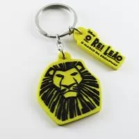 Chaveiro Emborrachado Gravação em Alto relevo com a logo do cliente.  Desenvolvimento de formato e marca específica. Acabamento em cordão de nylon e argola (ou em corrente metálica e argola). Faça seu orçamento.